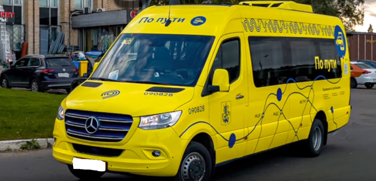 Маршрутка проекта "По пути" в Новой Москве. Скриншот из видео, используется и распространяется бесплатно по лицензии https://www.youtube.com/t/terms 