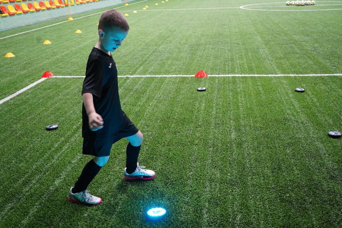 Тренировка с использованием инновационного футбольного инвентаря