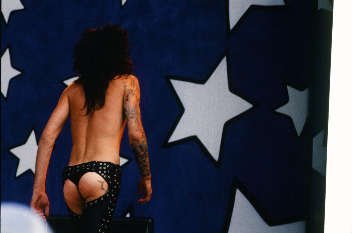 Ушел делать свой лунапарк с филгудом и Памеллой Андерсон