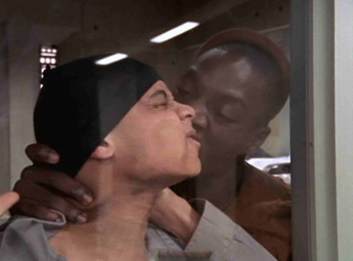 Тюрьма Оз 1997-2003. Создатель Том Фонтана. HBO