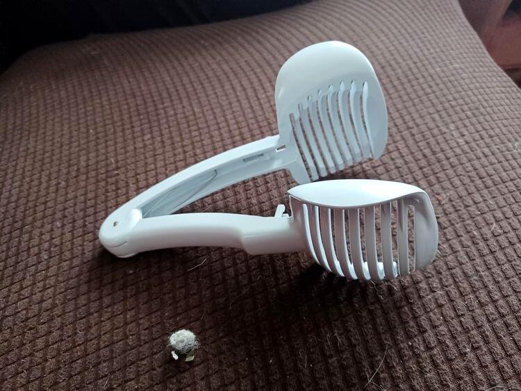 Источник: https://www.reddit.com/r/whatisthisthing/comments/tosaqs/plastic_kitchen_tool_looks_like_a_slicer_or