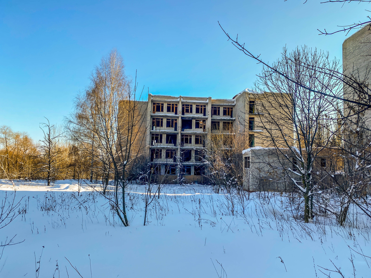 Углянец воронеж. Санаторий Углянец Воронежская. Заброшенный пансионат около Зеленограда. Заброшенный профилакторий. Заброшенный санаторий в Карелии.