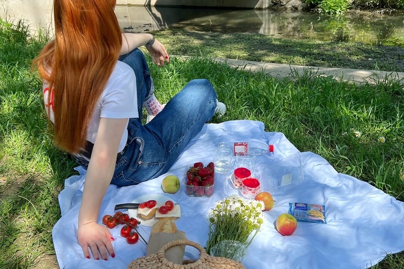 Идеальный пикник как на фото популярных блогеров. Подобрали список продуктов по выгодным ценам и идеи фотографий.