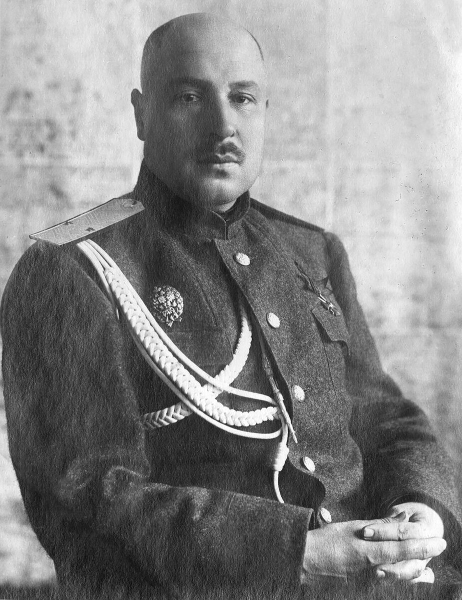 Петр Махров