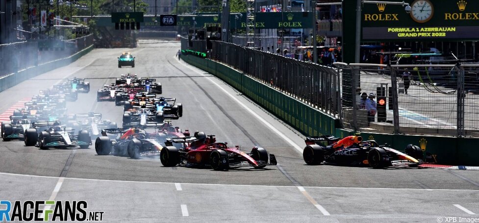 Формула 1 2022:  на старте гонке Пересу удалось пройти Леклера 