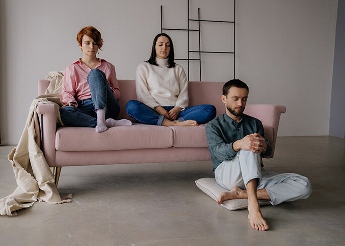 Трансцендентальная медитация это то, что выводит за течение мыслей, через процесс их восприятия