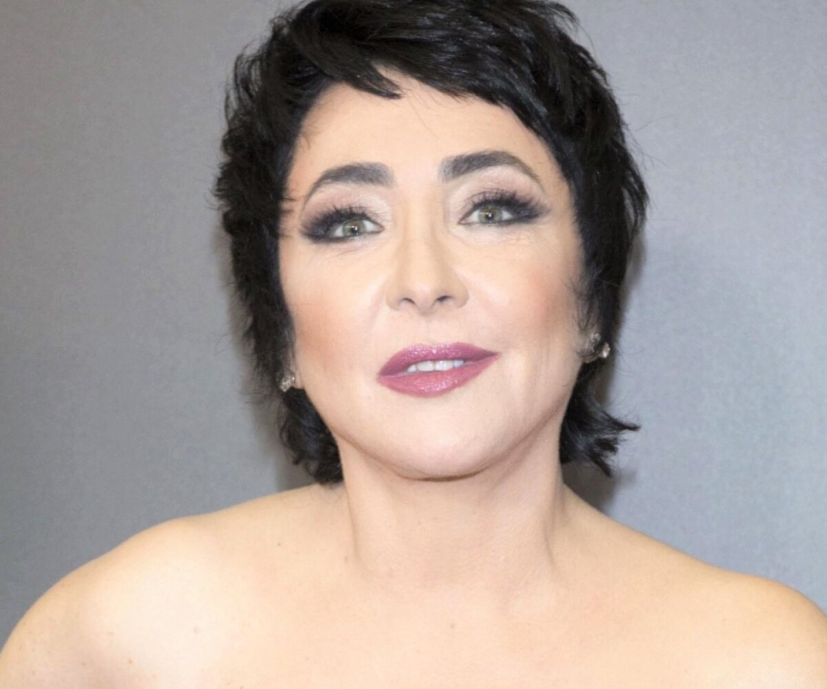     «Зачем мне портить тело?»: Лолита обнажилась после возвращения из Болгарии