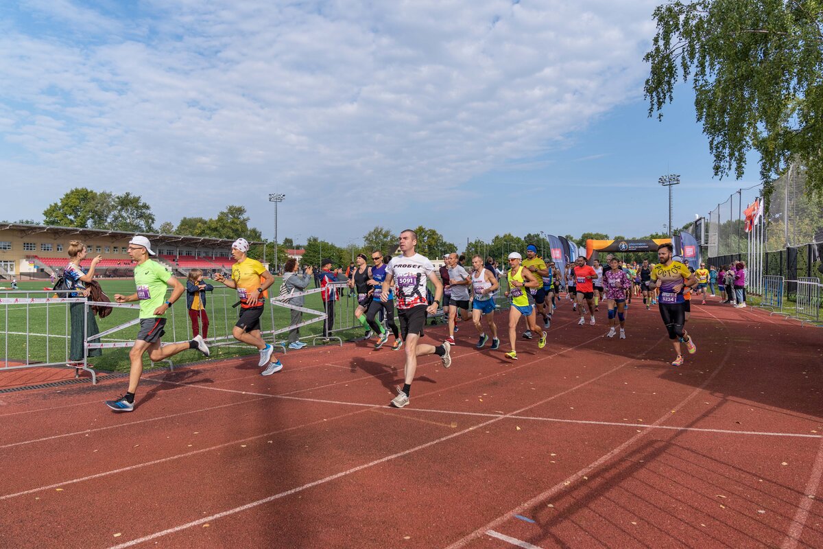 Техника бега при входе в поворот | Russia Running | Дзен