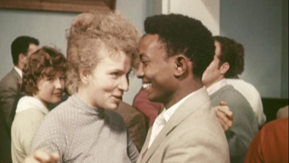 Кадр из фильма "Красная Африка" (Фото: портал Кино-Театр.Ру)