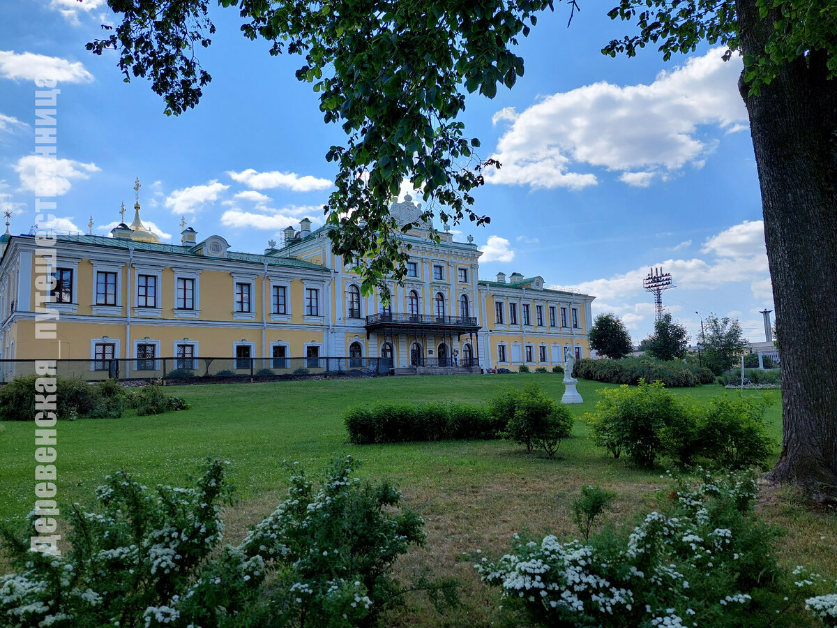 Тверь. Императорский путевой дворец. Вид со стороны Волги. Фото автора.