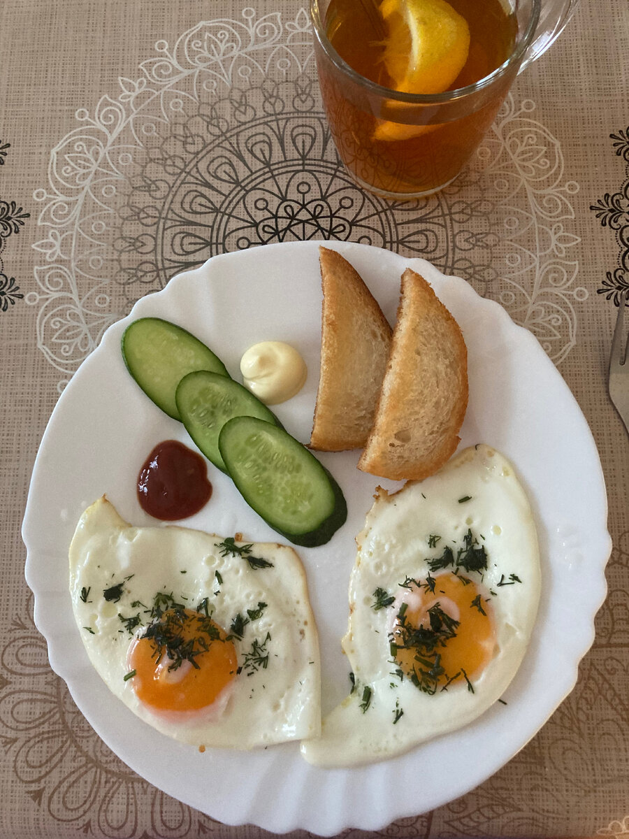 Яичница с гренками