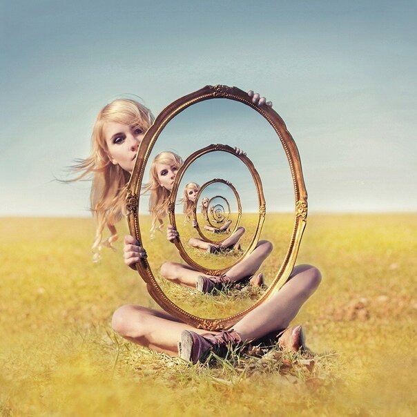 Юлия по своему окружении может сделать вывод, какова она 