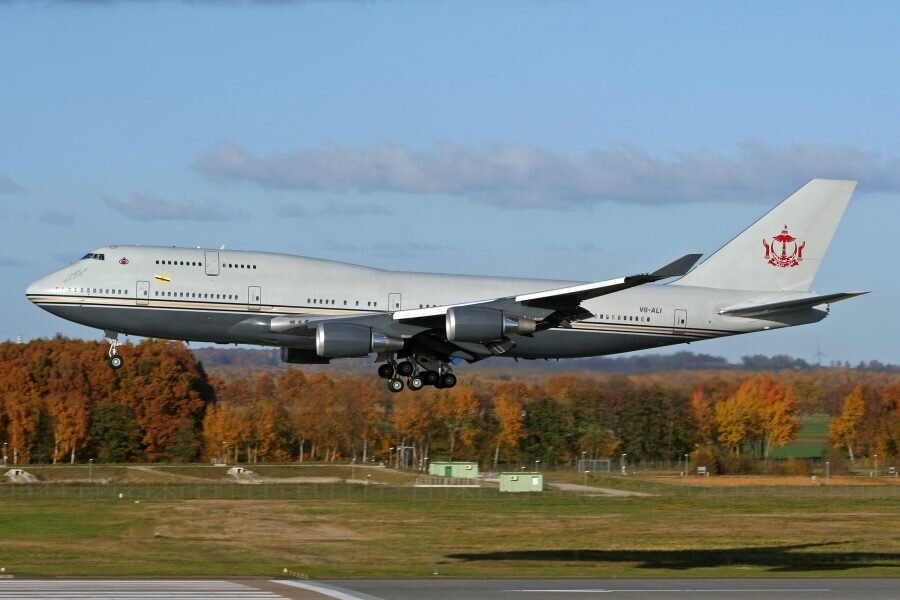 Boeing 747-430. 
