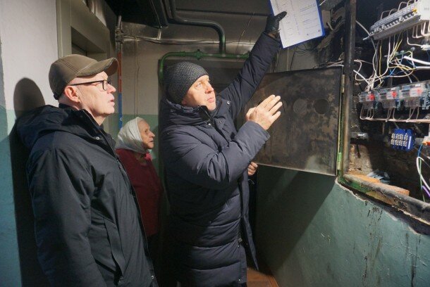 Фото со страниц глав в социальных сетях