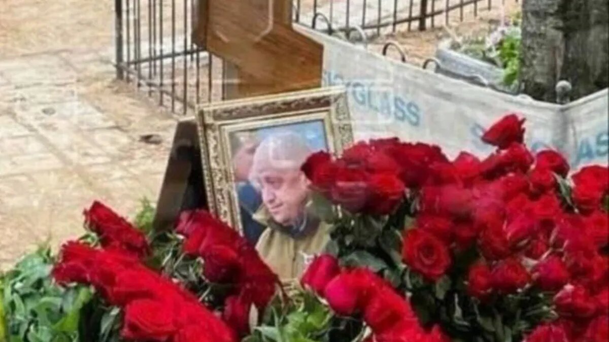 Могила Евгения Пригожина. Фото: ВЧК-ОГПУ