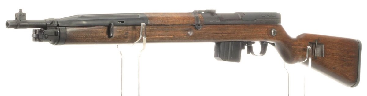 Самозарядная винтовка обр. 1952 года. Вид слева.