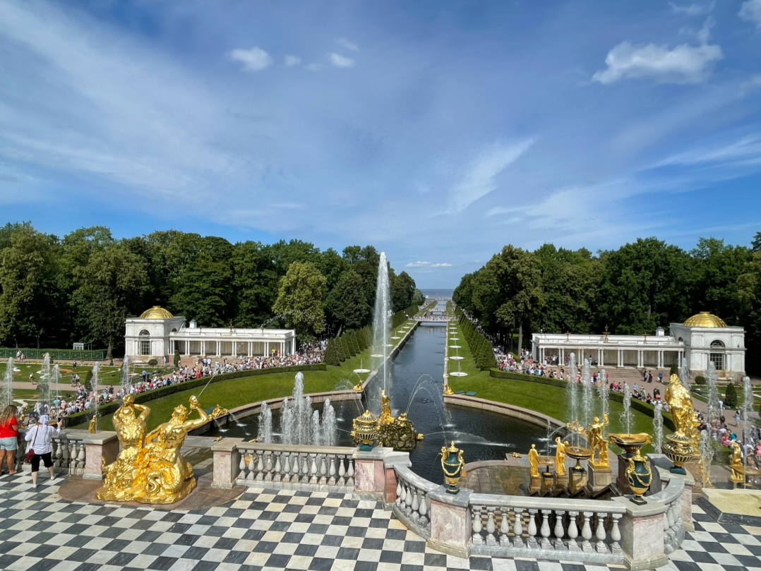 Площадь петергофа. Площадь петергофа