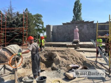 В июле зампред госдумы Сергей Неверов лично посетил мемориал во время рабочей поездки в подшефный Смоленщине район в Республике.  📷
