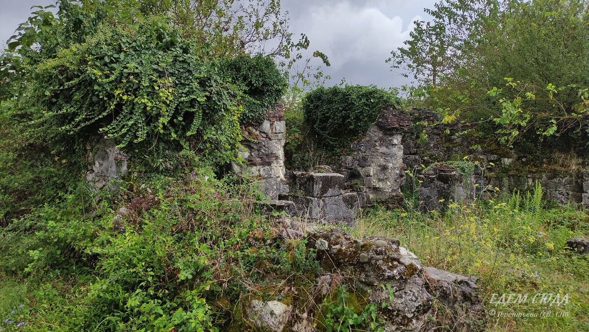 Руины храма Ахаш-Ныха