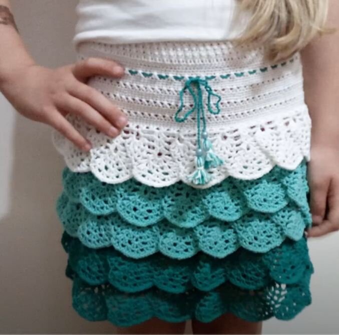 Детские вязаные юбки: лучший подарок девочке