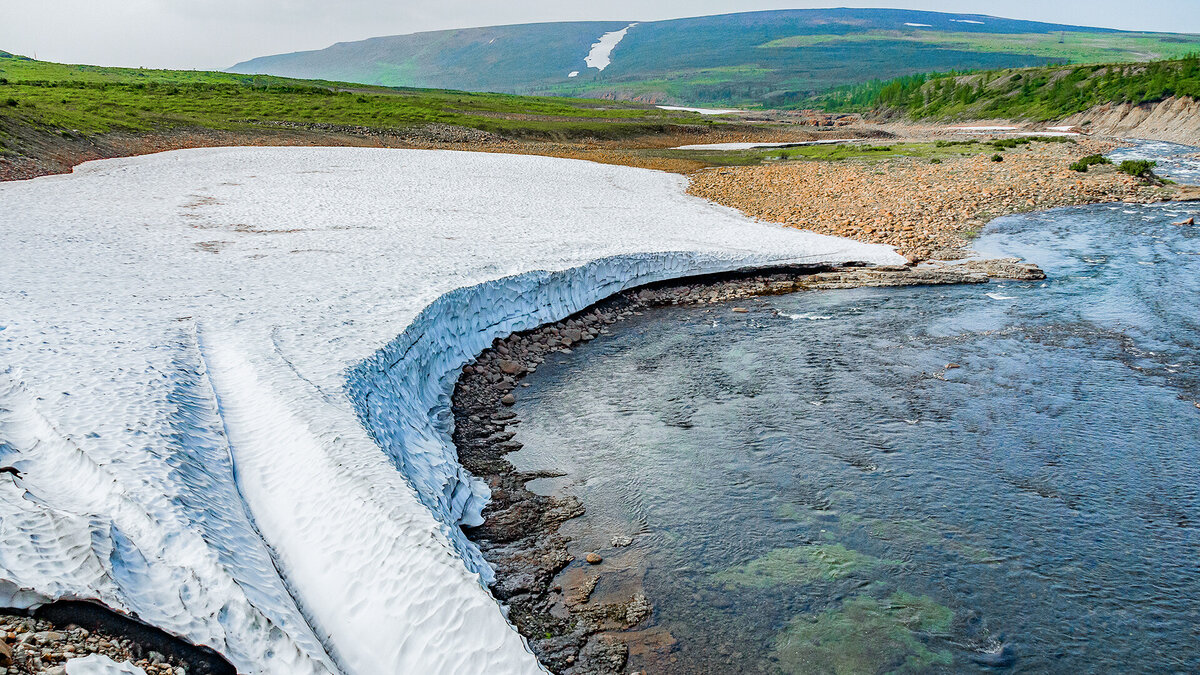 Температура под 30 градусов. А лед и не думает таять! Павел Кузьмичев