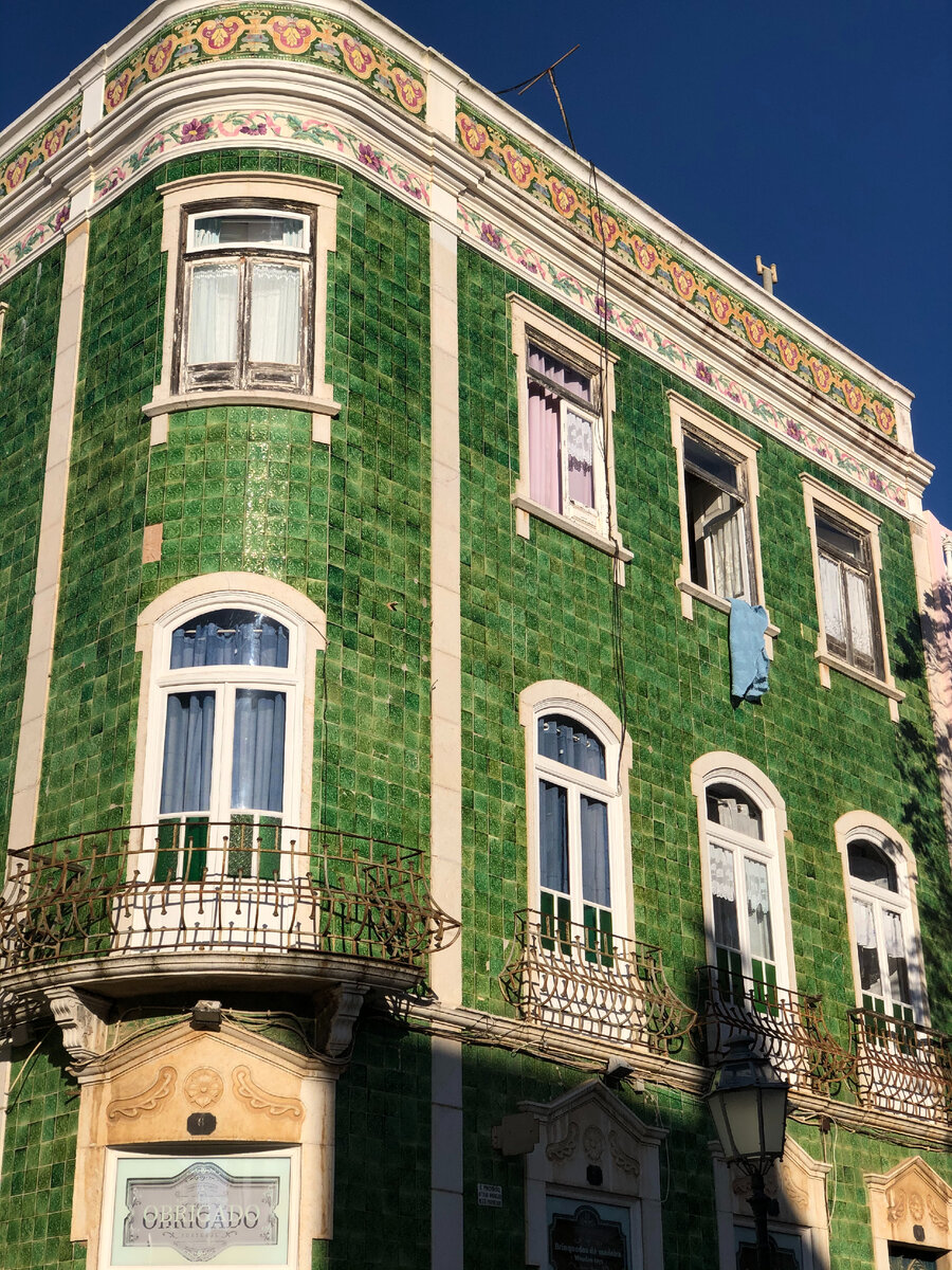 Знаменитый зелёный дом, Лагуш, Португалия