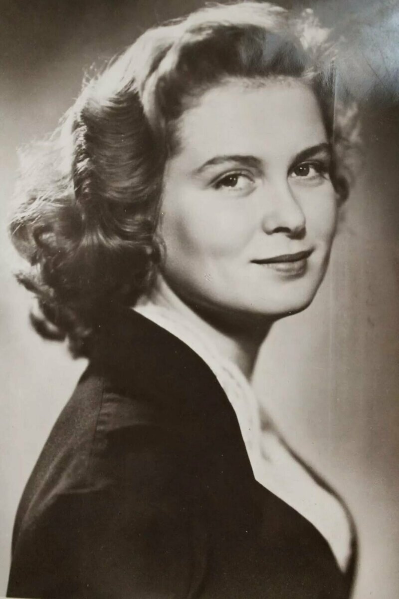 Изольда Извицкая