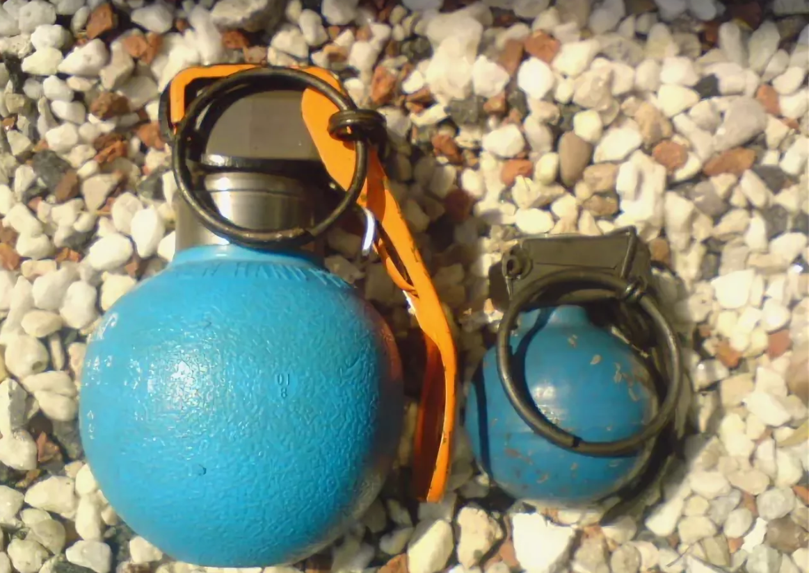 Граната м40. Маленькая граната. Гранаты f1. Маленькая граната. Маленькая граната.
