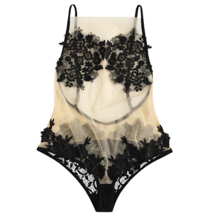 Итальянское черное нижнее белье с вышивкой