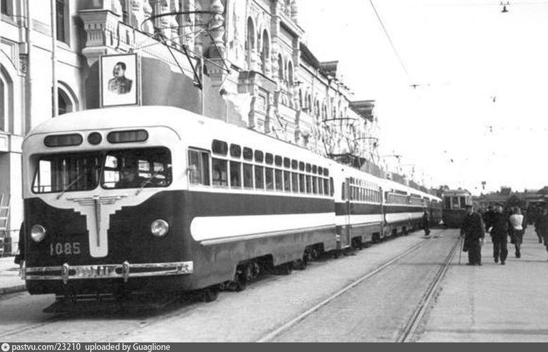 "Широколобый" МТВ-82 в Москве, 1947 г. Фото: https://pastvu.com/p/23210