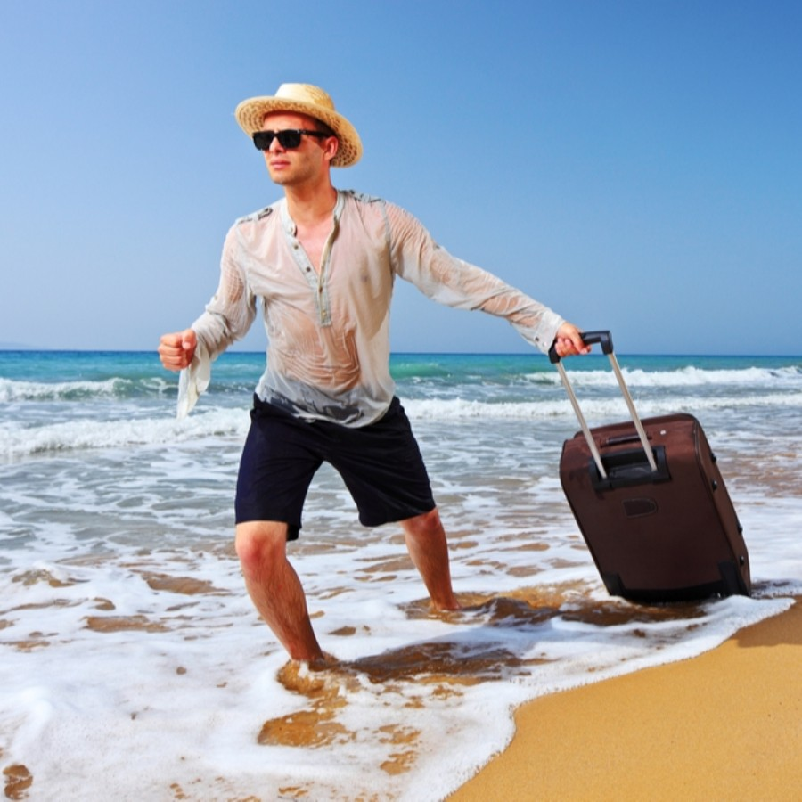 12 июня отпуск. Отпуск у моря. Человек в отпуске. Туристы на отдыхе. Туризм море.