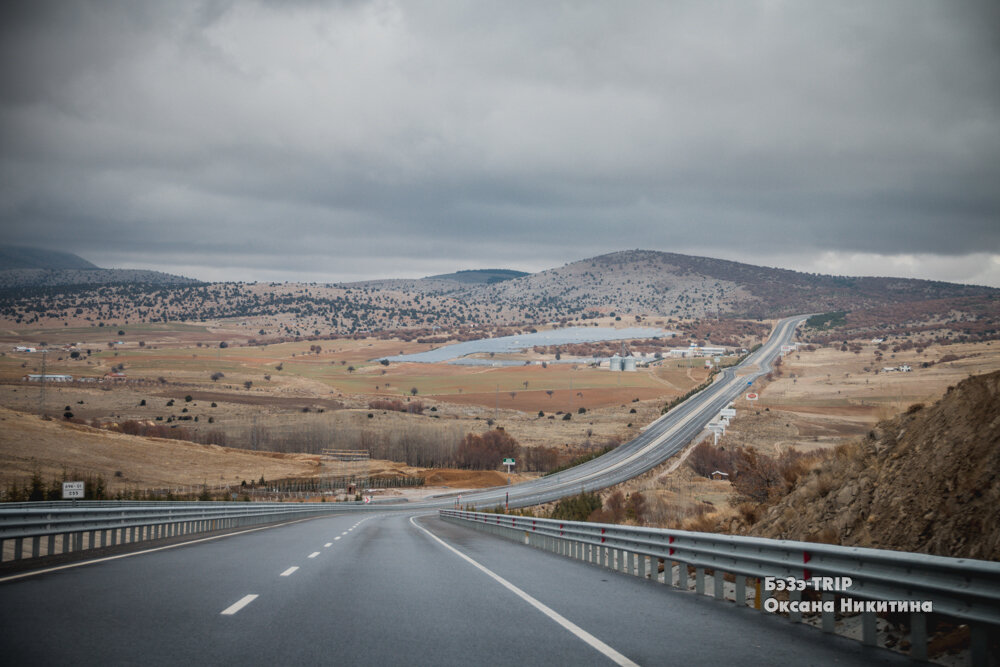Так выглядят турецкие автобаны зимой в комендантский час, но туристам можно