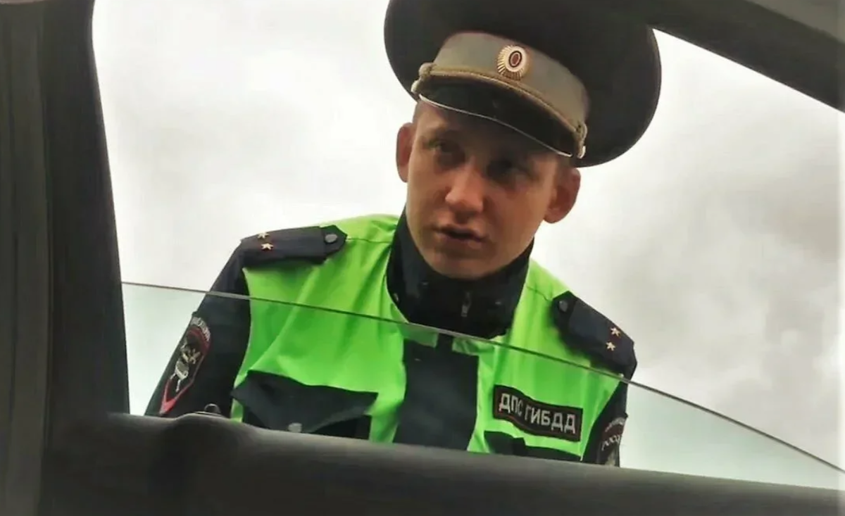 Гаи видео. Стажер ДПС. Наглый инспектор ДПС. Инспектор ДПС стажировка. Злой ГИБДД