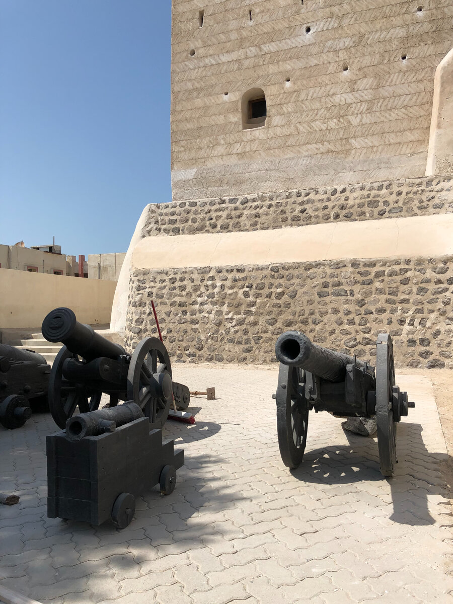 У входа в Национальный музей. Фото автора.