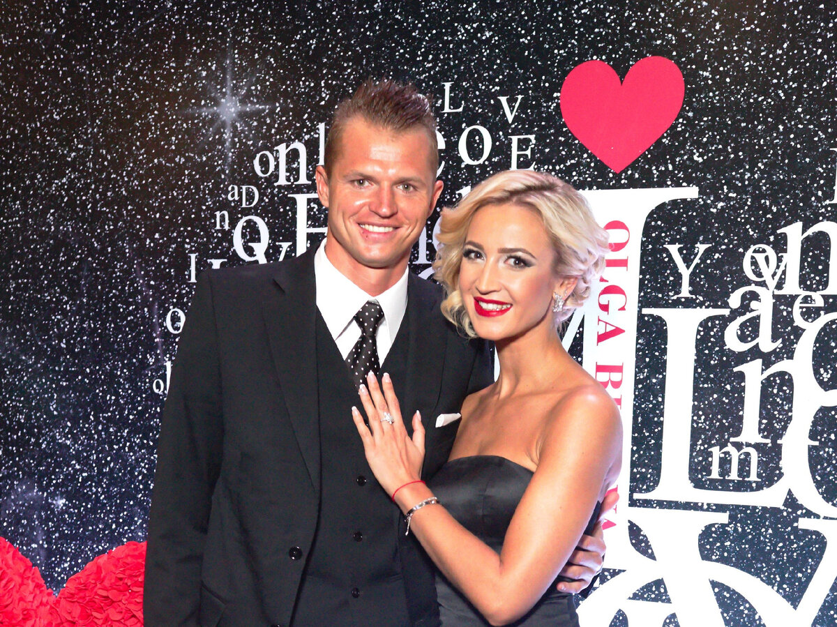 Певица Ольга Бузова и её бывший муж Дмитрий Тарасов 