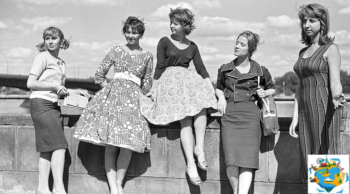 Девушки Советского времени