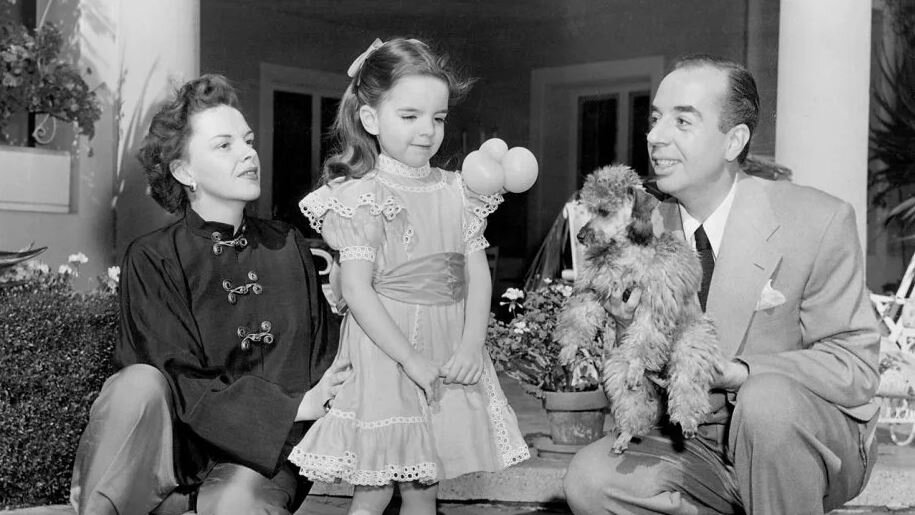 Джуди Гарленд, Лайза Минелли и Винсенто Минелли. Фото взято из свободного доступа.