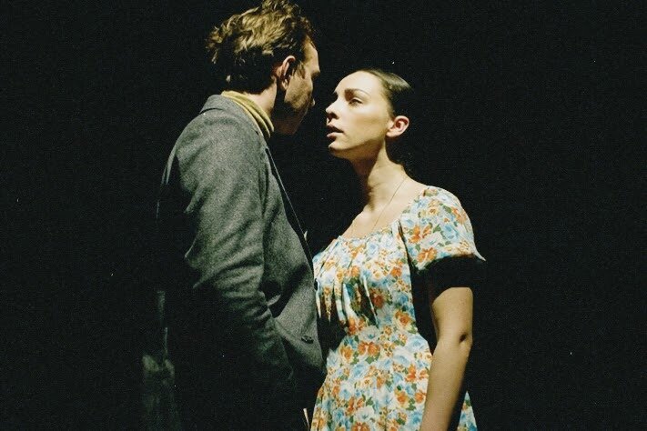 Источник: https://www.teatrvfk.ru/repertuar/proshly-m-letom-v-chulimske/