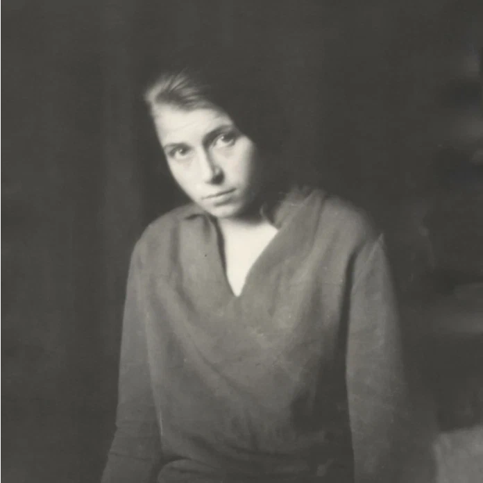 Александра Есенина