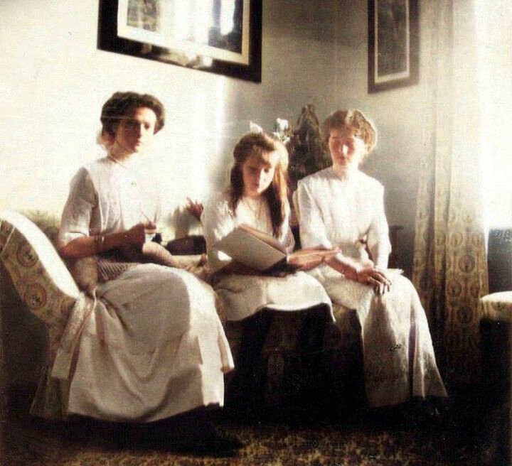 Великие княжны Татьяна, Анастасия и Ольга