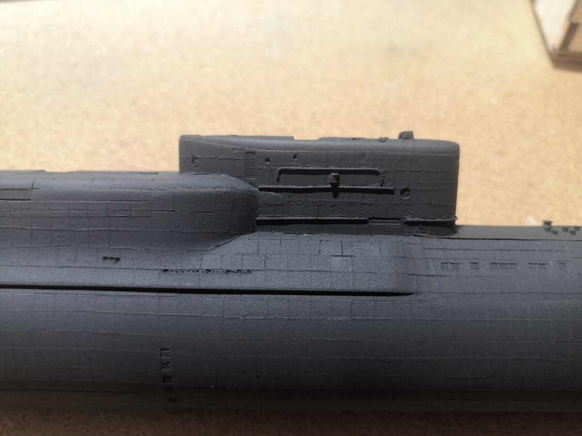 Из за лака краска становится более липкая и намного более устойчивая к повреждениям и имеет очень приятную матовую подложку.