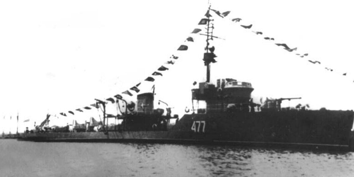 Сторожевой корабль СКР-30 («Сапфир»). Послевоенное фото