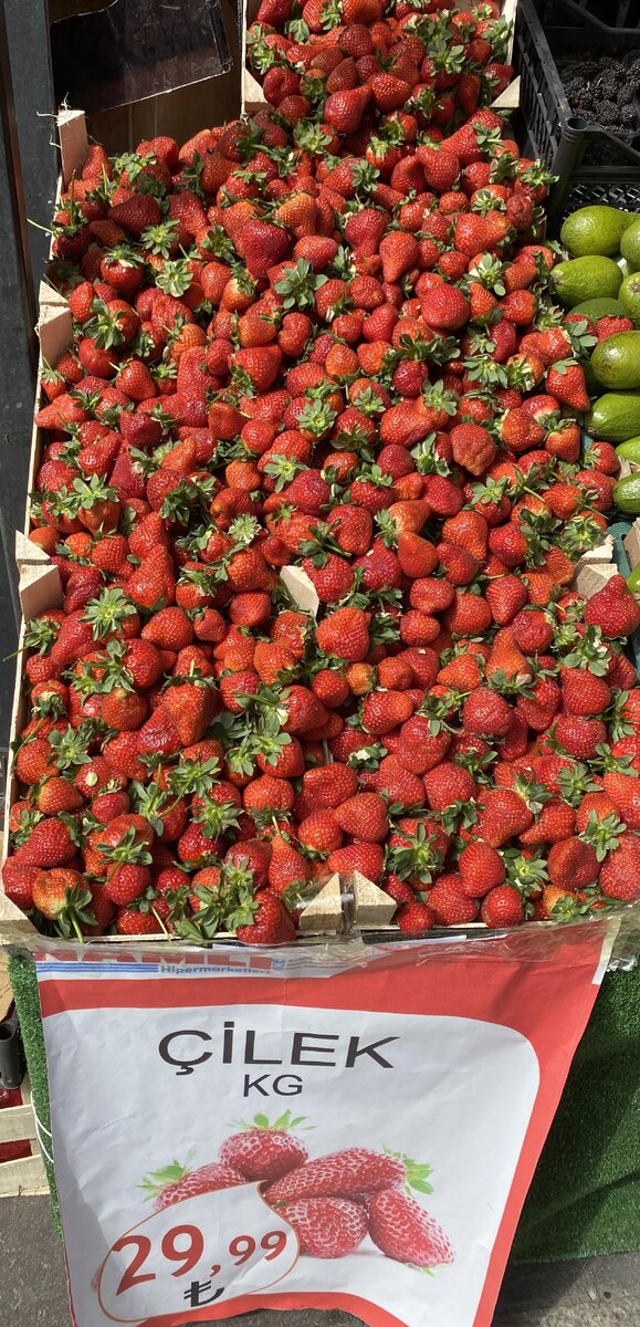 Притягивает взгляд, не правда ли)