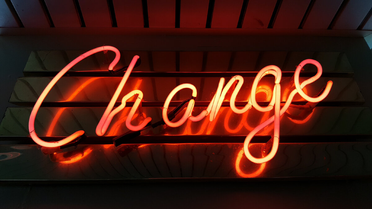 https://unsplash.com/@rossf