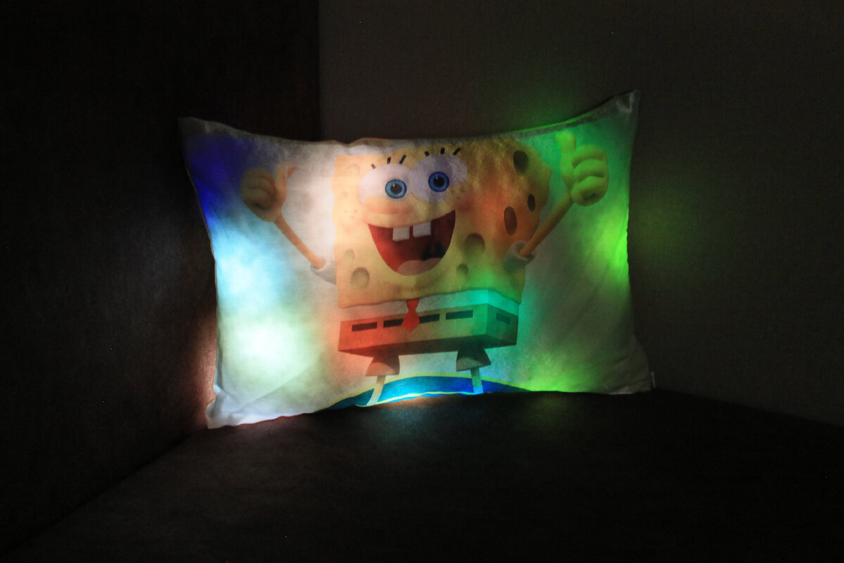 А если ещё подушка будут рассказывать сказки и петь колыбельные, тогда это точно увеличит шанс с легкостью уложить Вашего малыша 👶🏻 спать!