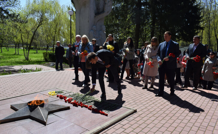    Судьи Курской области посетили мемориал «Большой Дуб»