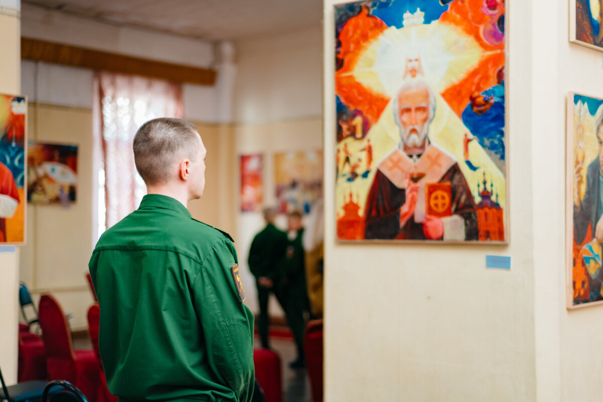 В Центральном офицерском клубе ВКС открылась масштабная выставка картин художника и скульптора Федора Сушкова
