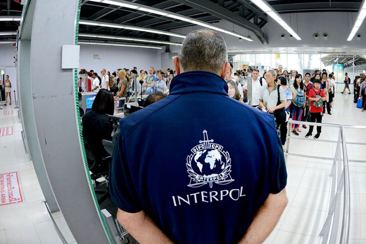 Сотрудник Interpol - фото из Сети