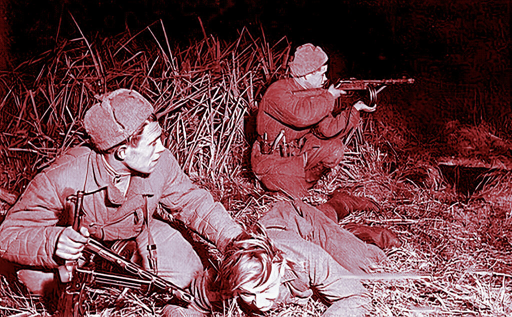 Советские разведчики берут "языка".