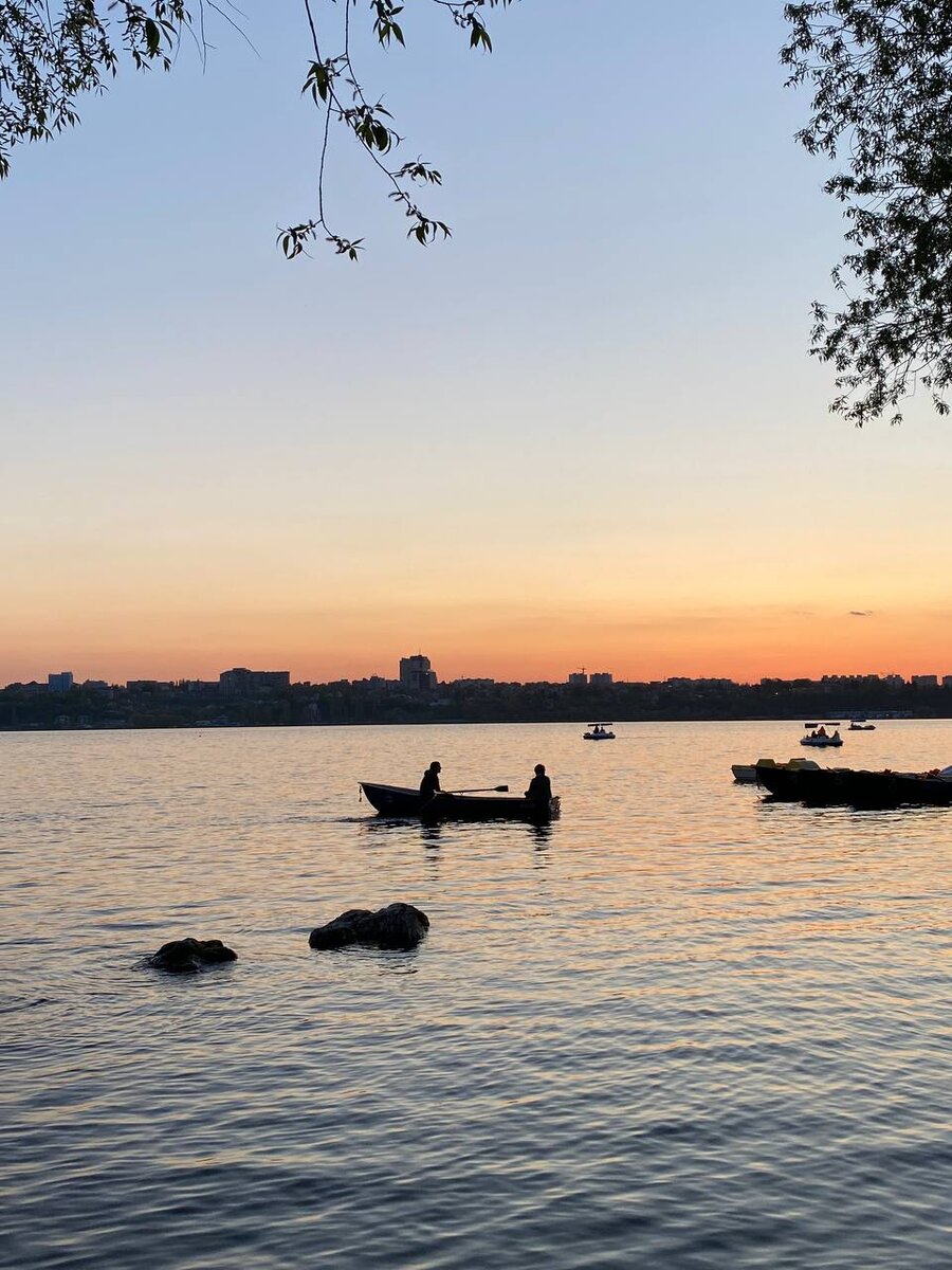 Вид на город с воронежского "моря"